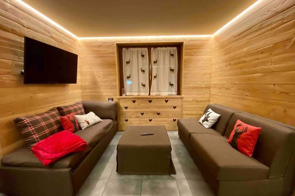אאוסטה La Petite Maison D'Erika מראה חיצוני תמונה