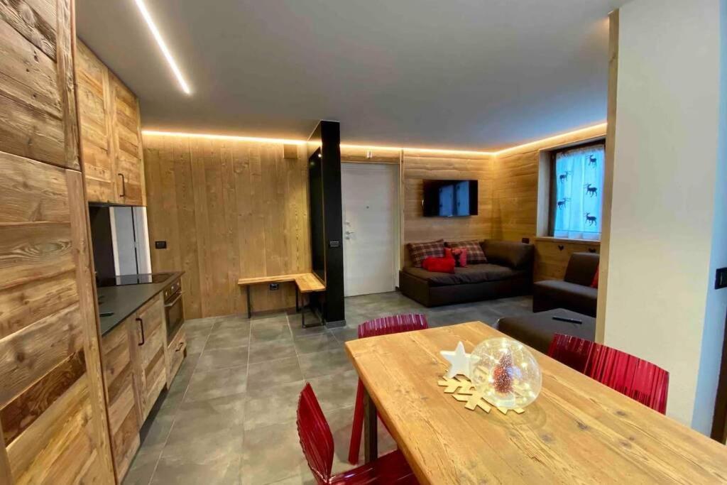 אאוסטה La Petite Maison D'Erika מראה חיצוני תמונה