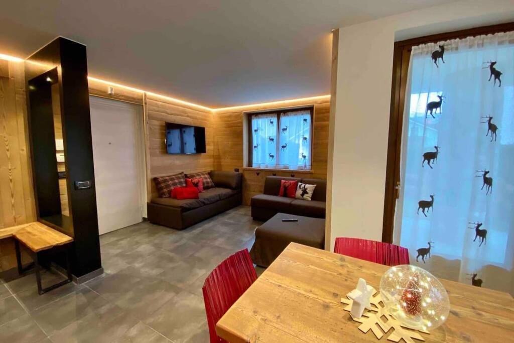 אאוסטה La Petite Maison D'Erika מראה חיצוני תמונה