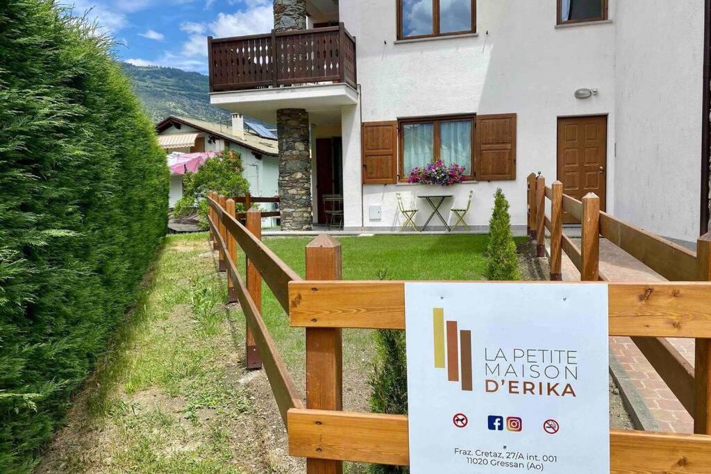 אאוסטה La Petite Maison D'Erika מראה חיצוני תמונה