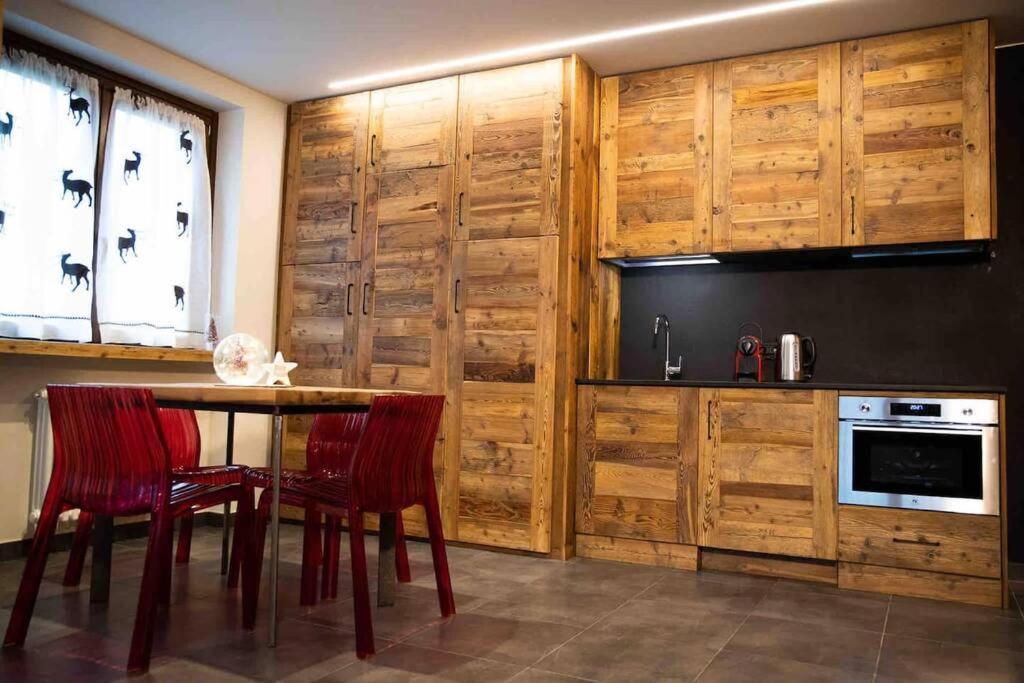 אאוסטה La Petite Maison D'Erika מראה חיצוני תמונה