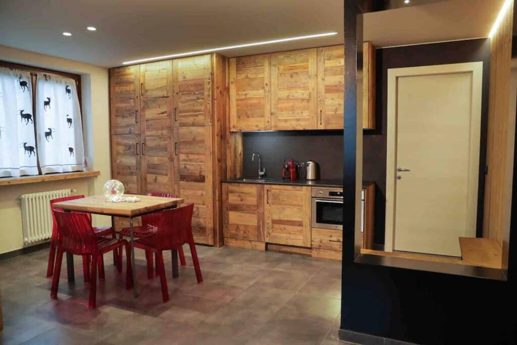 אאוסטה La Petite Maison D'Erika מראה חיצוני תמונה